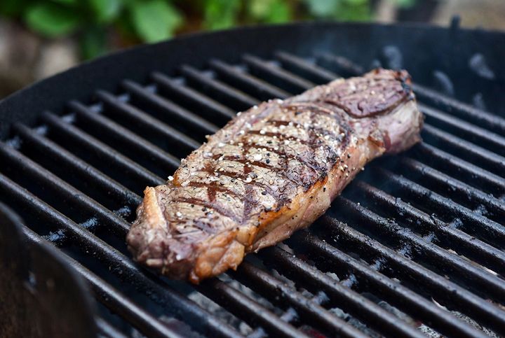 стейк с чесночным и сливочным маслом стейк с чесночным и сливочным маслом